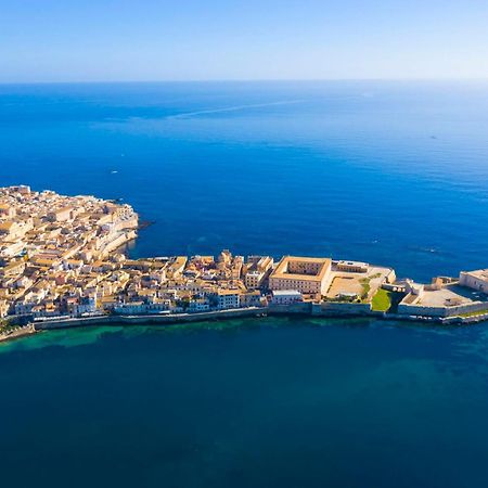 Villa Nisa Apartment Sea View Фонтане-Бьянке Экстерьер фото